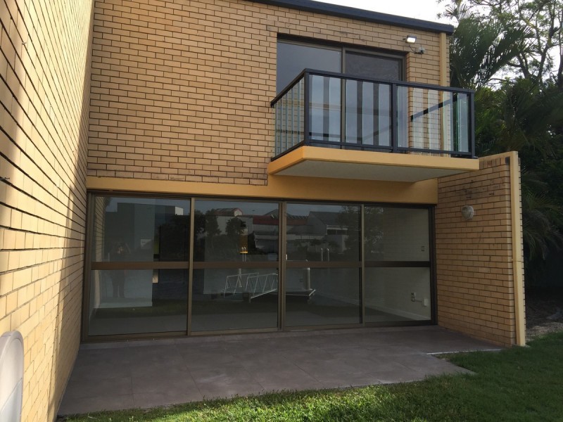 1/112 Bayview Street, Runaway Bay QLD 4216