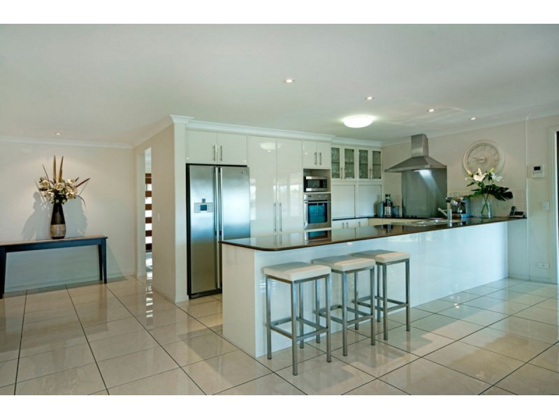 5 Seabreeze Street, Paradise Point QLD 4216