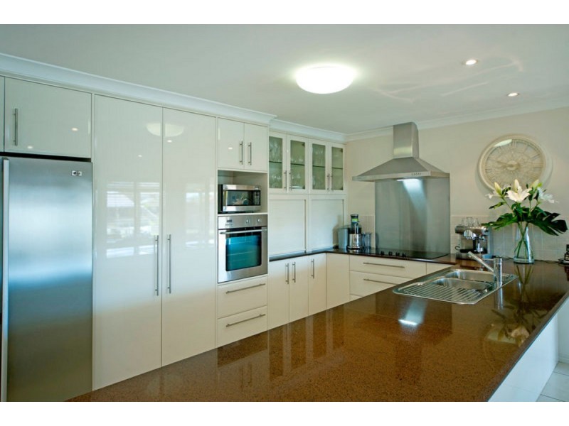 5 Seabreeze Street, Paradise Point QLD 4216