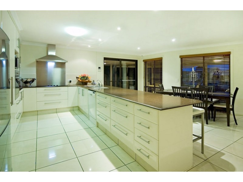 5 Seabreeze Street, Paradise Point QLD 4216