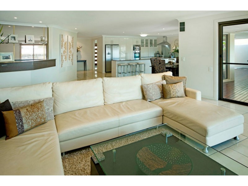 5 Seabreeze Street, Paradise Point QLD 4216