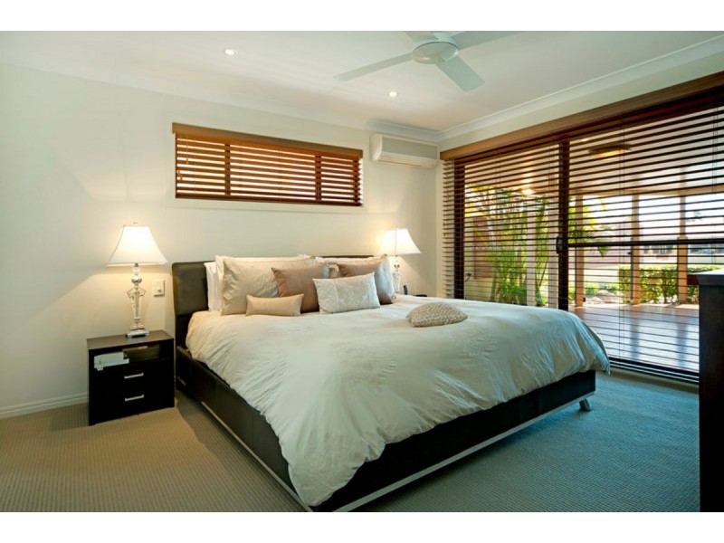 5 Seabreeze Street, Paradise Point QLD 4216