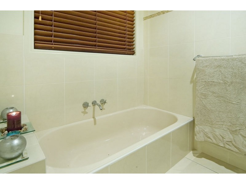 5 Seabreeze Street, Paradise Point QLD 4216