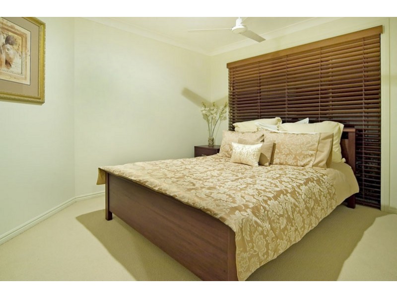 5 Seabreeze Street, Paradise Point QLD 4216