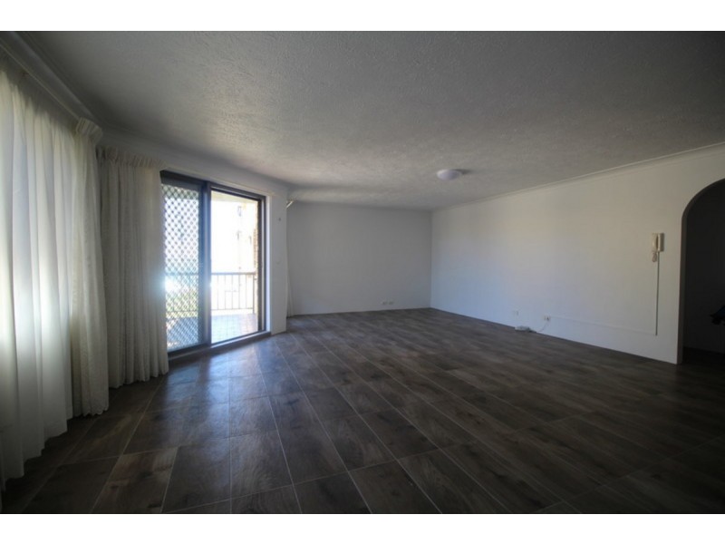 4/252 Marine Parade, Labrador QLD 4215