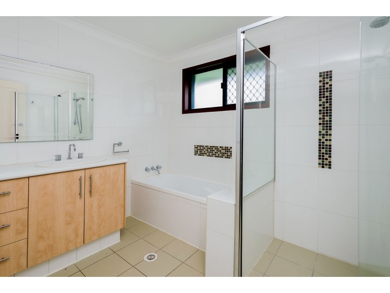 84 Benowa Road, Southport QLD 4215