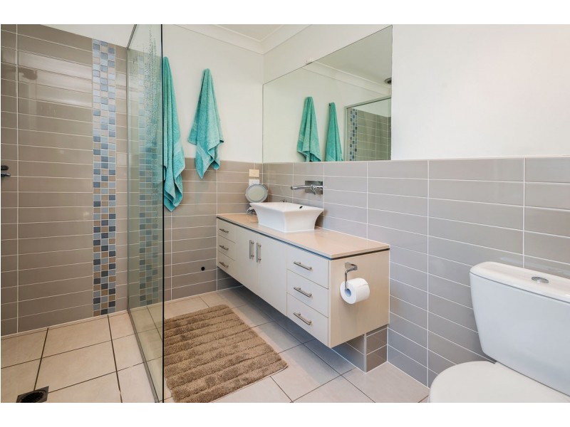 1/151 Bayview Street, Runaway Bay QLD 4216