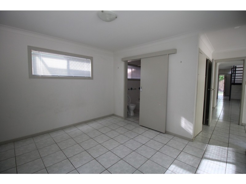 180 Muir Street, Labrador QLD 4215