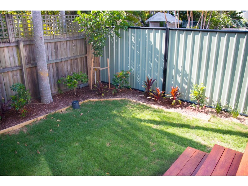 1 & 2/29 Broadwater Street, Runaway Bay QLD 4216