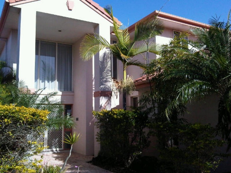 12 Prosperity Drive, Hope Island QLD 4212