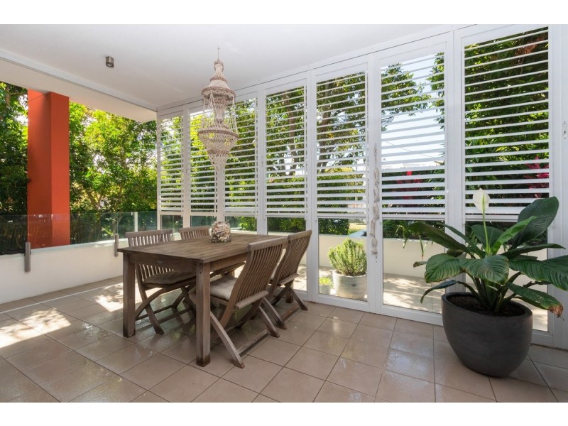 2002/438 Marine Parade, Biggera Waters QLD 4216