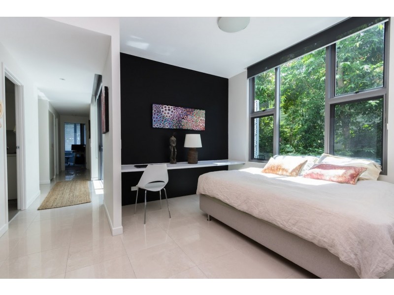 2002/438 Marine Parade, Biggera Waters QLD 4216