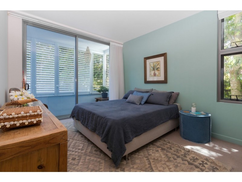 2002/438 Marine Parade, Biggera Waters QLD 4216