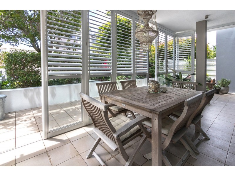 2002/438 Marine Parade, Biggera Waters QLD 4216