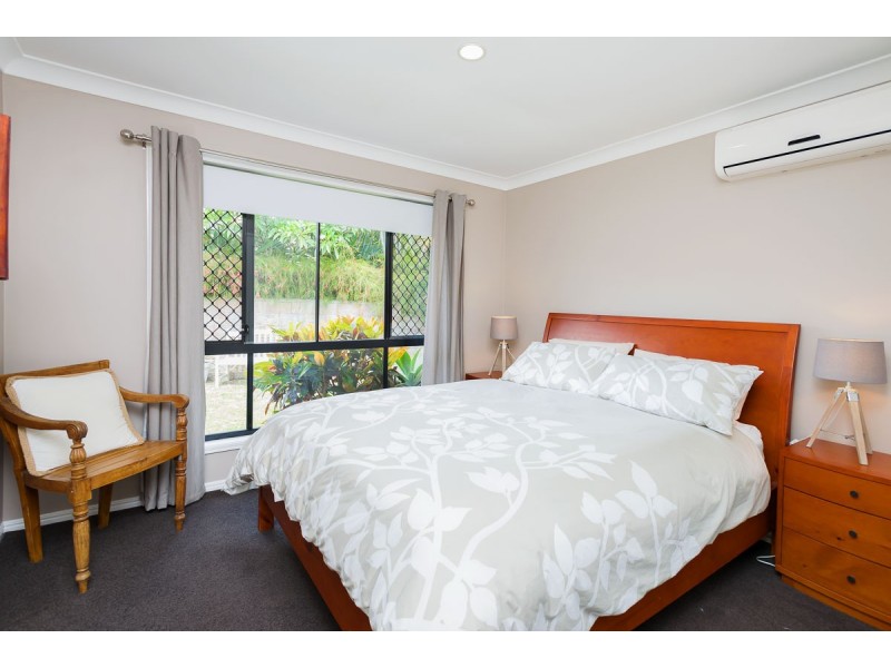 20 Bonin Close, Pacific Pines QLD 4211