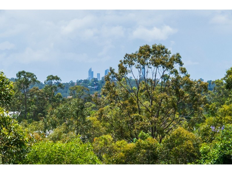 20 Bonin Close, Pacific Pines QLD 4211