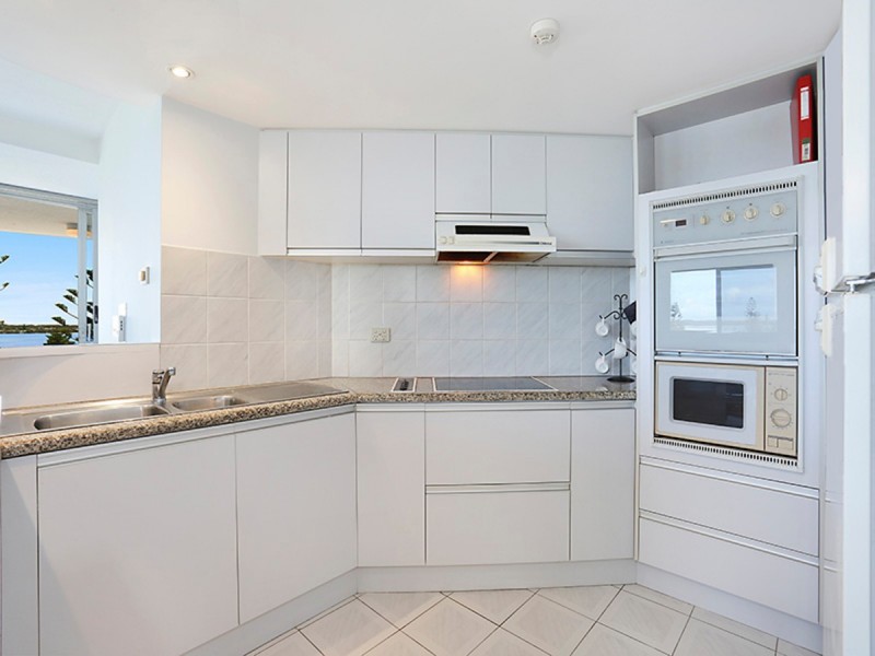 14/204 Marine Parade, Labrador QLD 4215