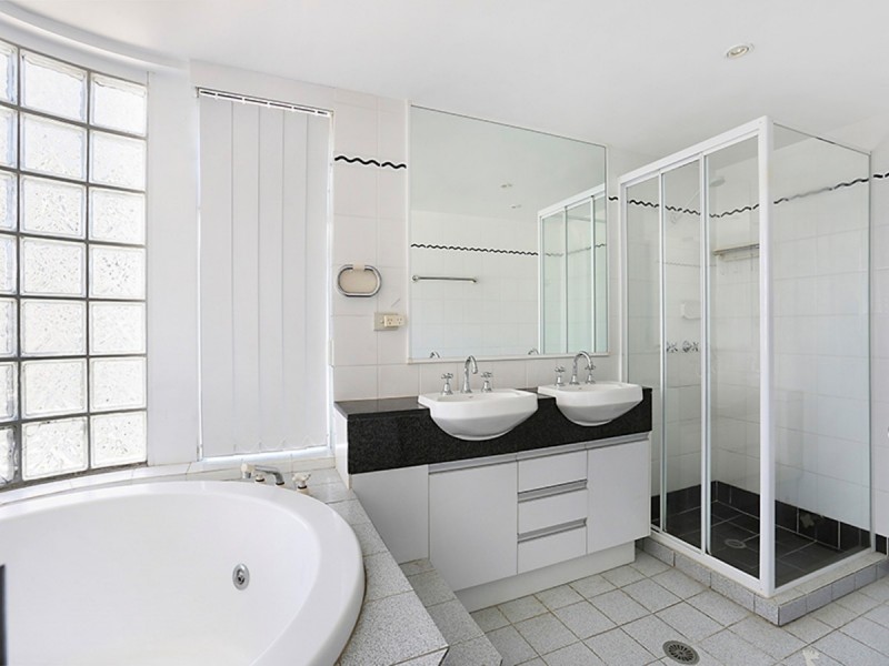 14/204 Marine Parade, Labrador QLD 4215