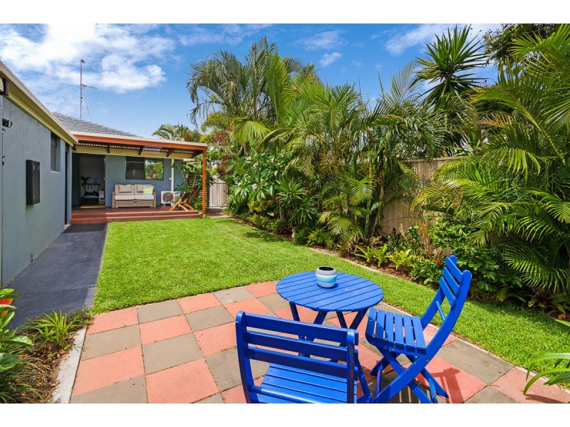 2/16 Maiala Close, Paradise Point QLD 4216