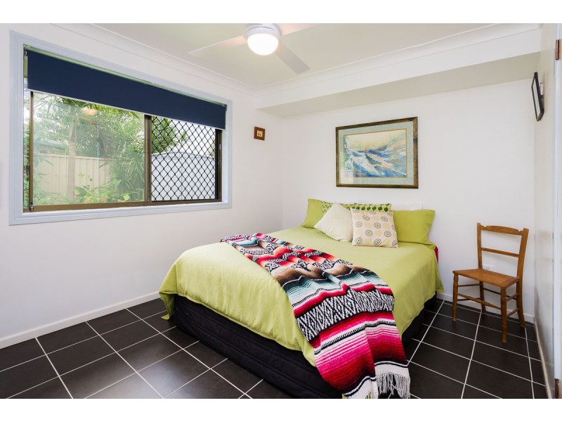 2/16 Maiala Close, Paradise Point QLD 4216