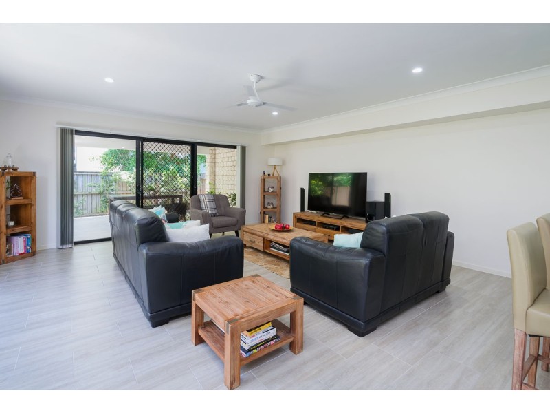 1/9 Broadwater Street, Runaway Bay QLD 4216