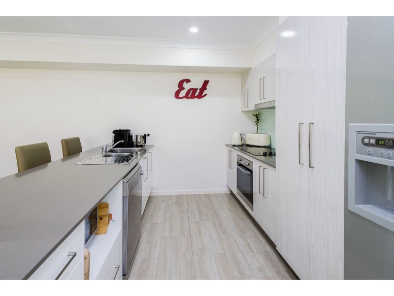 1/9 Broadwater Street, Runaway Bay QLD 4216