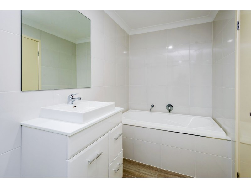 1/9 Broadwater Street, Runaway Bay QLD 4216
