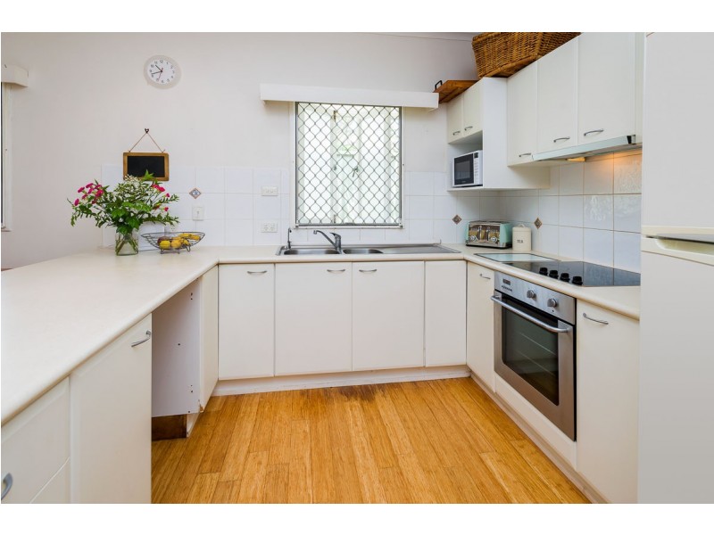 34 Ernest Street, Labrador QLD 4215