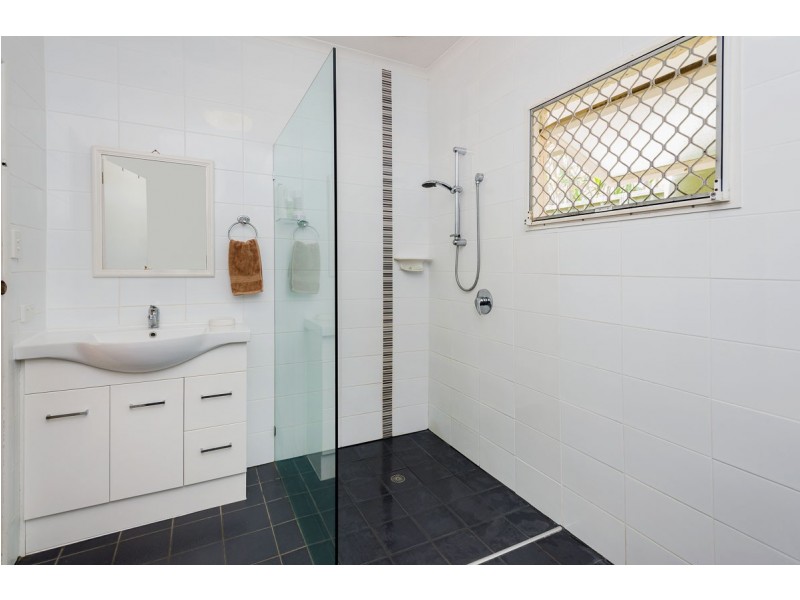 34 Ernest Street, Labrador QLD 4215