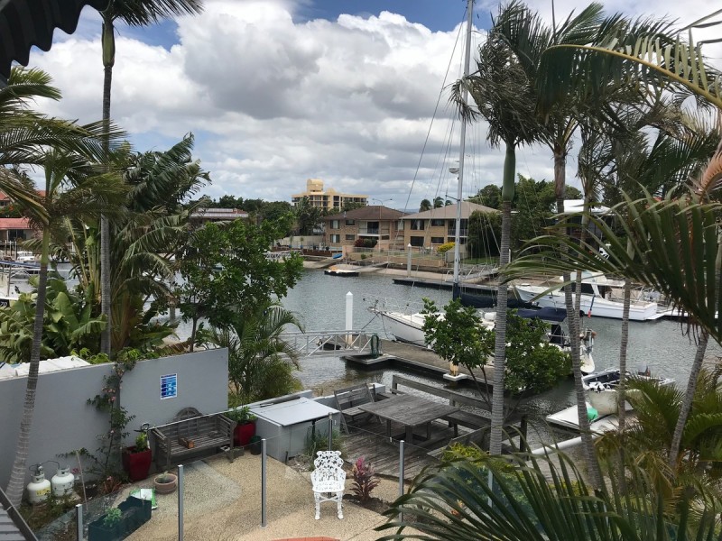 1/14 Bulolo Avenue, Runaway Bay QLD 4216