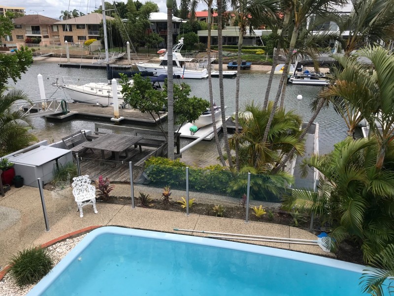 1/14 Bulolo Avenue, Runaway Bay QLD 4216