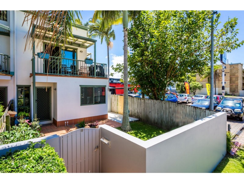 8/3-5 Bradford Street, Labrador QLD 4215