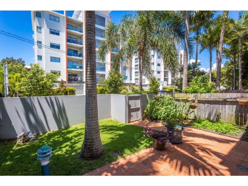 8/3-5 Bradford Street, Labrador QLD 4215