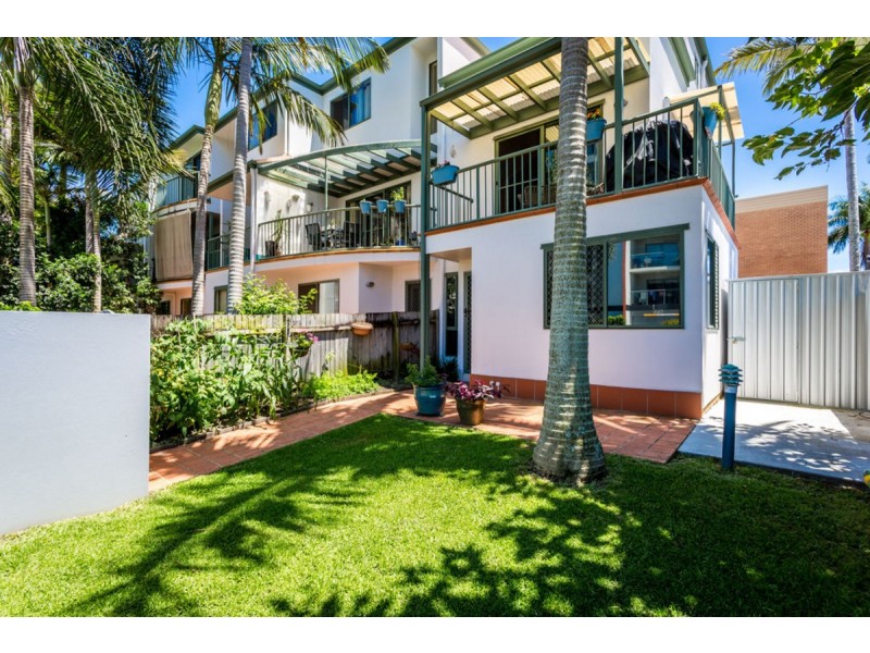8/3-5 Bradford Street, Labrador QLD 4215