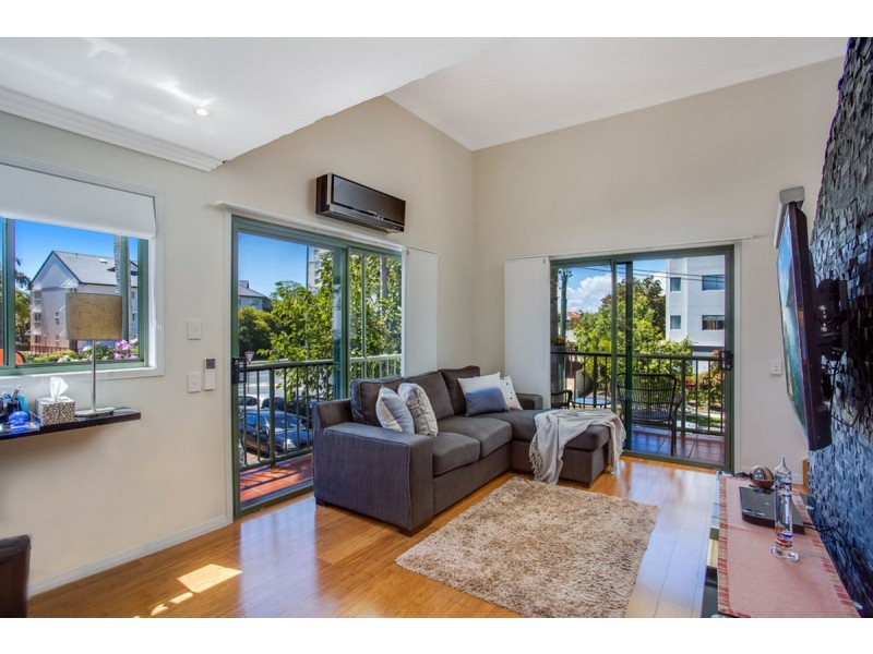 8/3-5 Bradford Street, Labrador QLD 4215