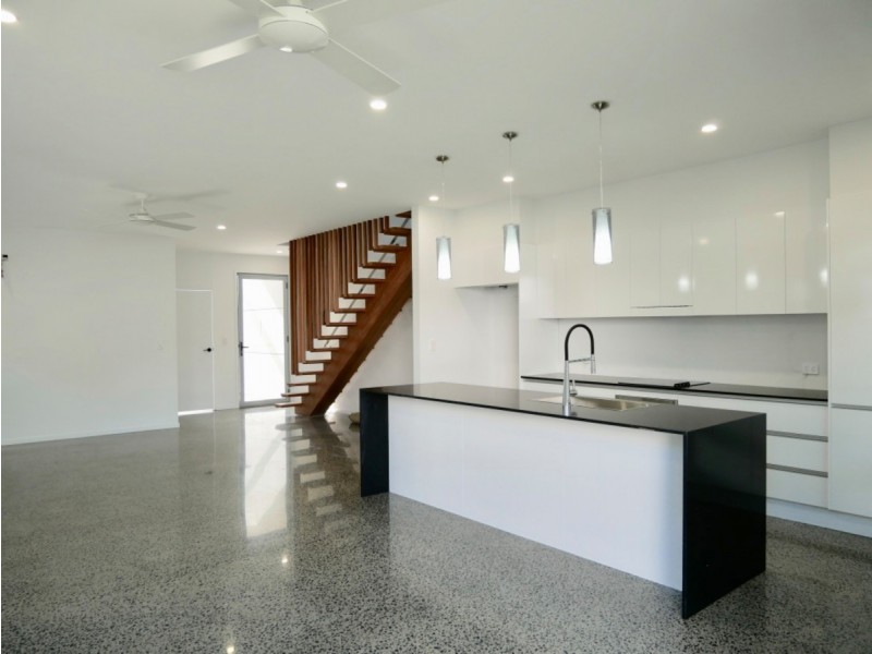 3 Kenmar Street, Labrador QLD 4215
