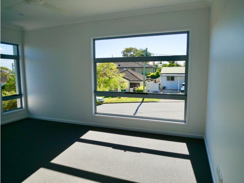3 Kenmar Street, Labrador QLD 4215