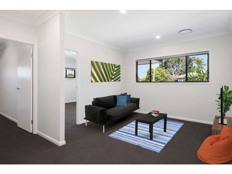 2/109 Central Street, Labrador QLD 4215