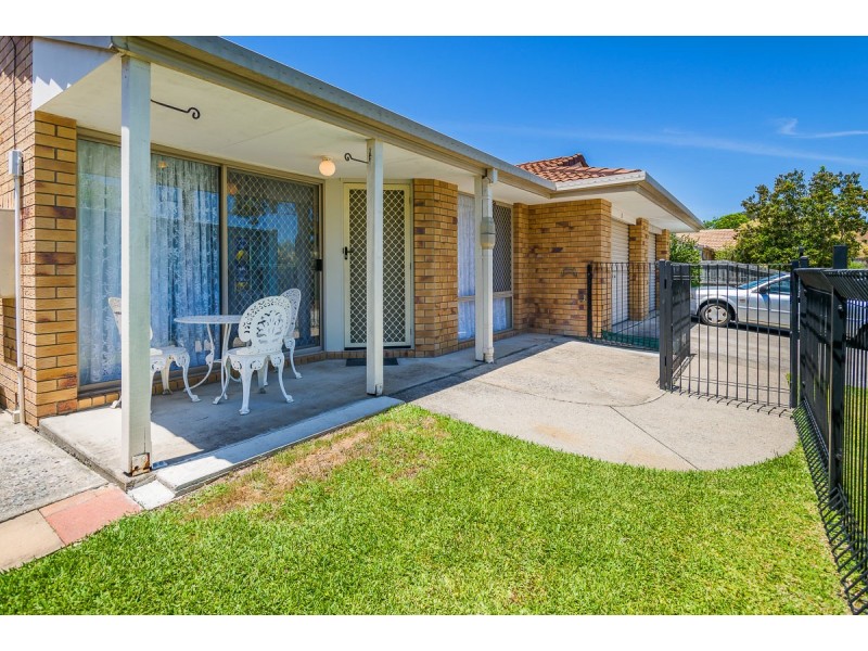 3/137 Olsen Avenue, Labrador QLD 4215