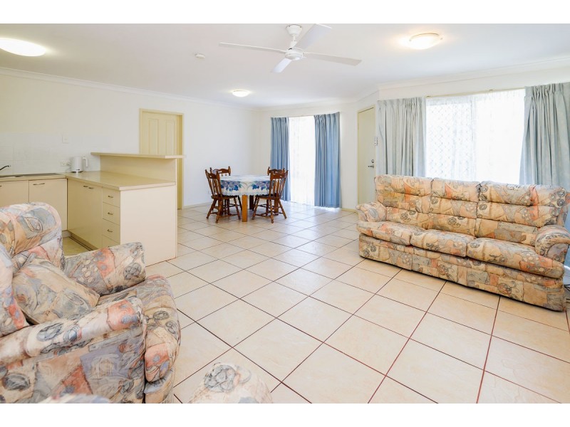 3/137 Olsen Avenue, Labrador QLD 4215