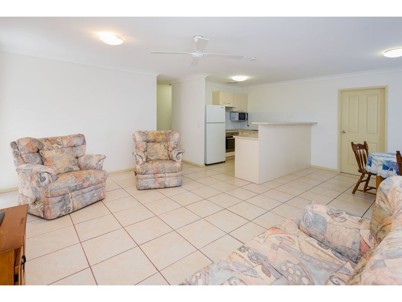 3/137 Olsen Avenue, Labrador QLD 4215