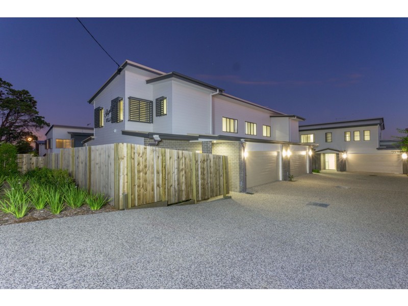 2/10 Fourth Avenue, Labrador QLD 4215