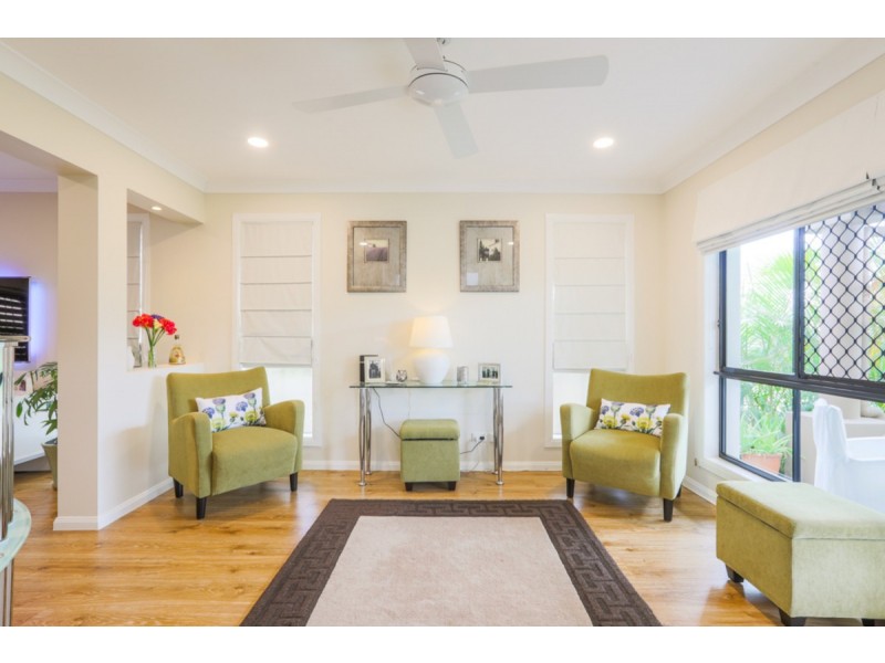 2/54 Codrington Circuit, Pacific Pines QLD 4211