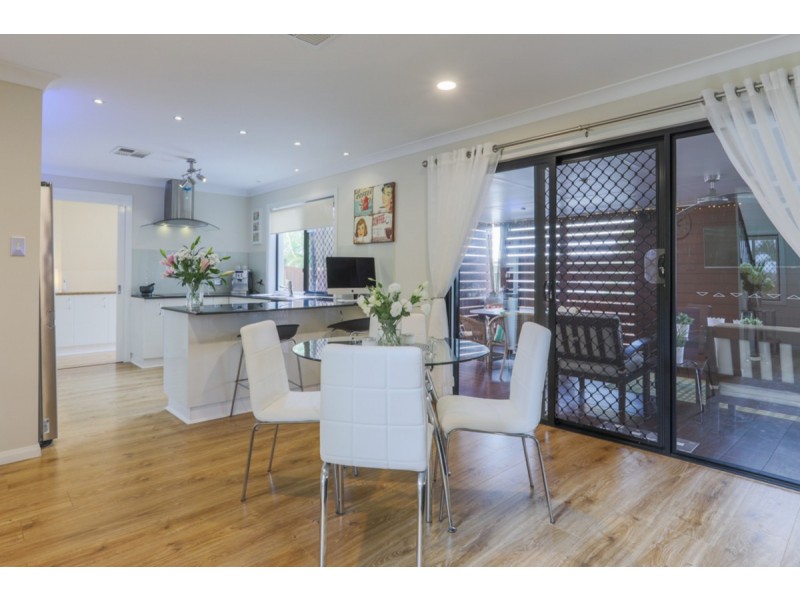 2/54 Codrington Circuit, Pacific Pines QLD 4211