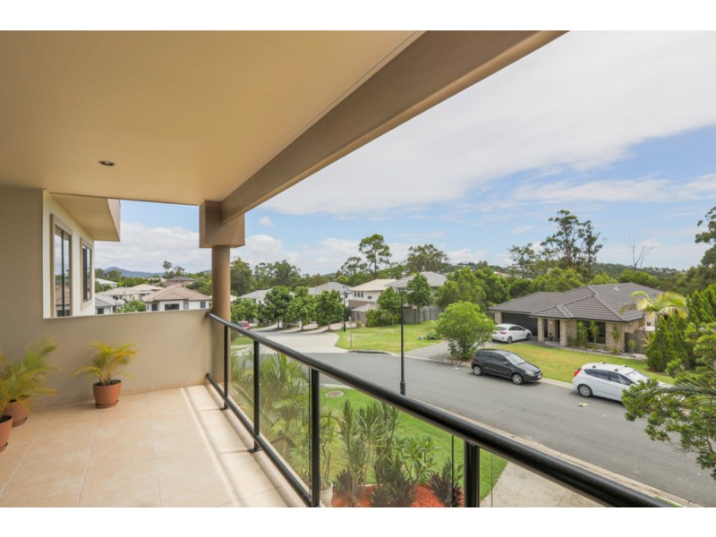 2/54 Codrington Circuit, Pacific Pines QLD 4211