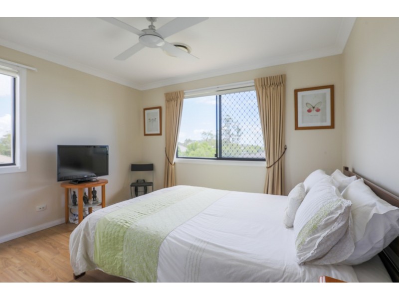 2/54 Codrington Circuit, Pacific Pines QLD 4211