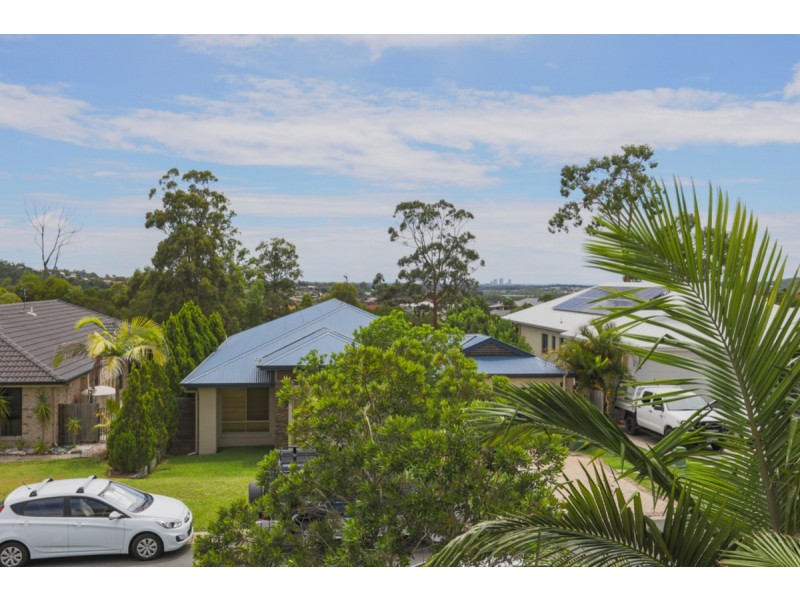 2/54 Codrington Circuit, Pacific Pines QLD 4211