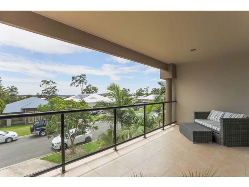 2/54 Codrington Circuit, Pacific Pines QLD 4211