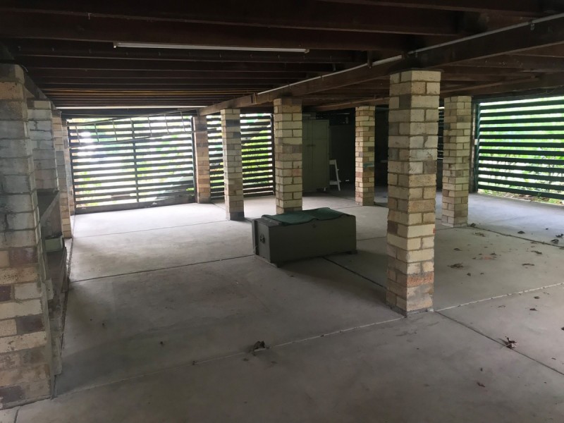 6 Brett Avenue, Labrador QLD 4215