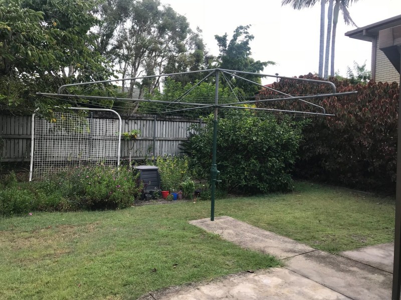 6 Brett Avenue, Labrador QLD 4215